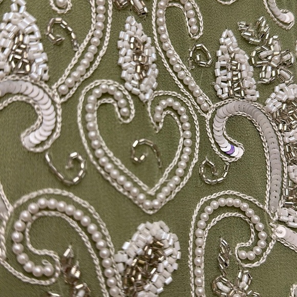 J Kara Women’s Beaded Bodice Sleeveless Chiffon Gown w/ Long Shawl/Scarf Size 10 - Picture 4 of 10